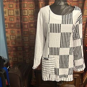 Black and White Striped Long Sleeve Top